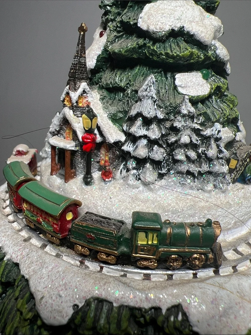 Hawthorne Village Thomas Kinkade Wonderland Express Christmas Tree - Train Music